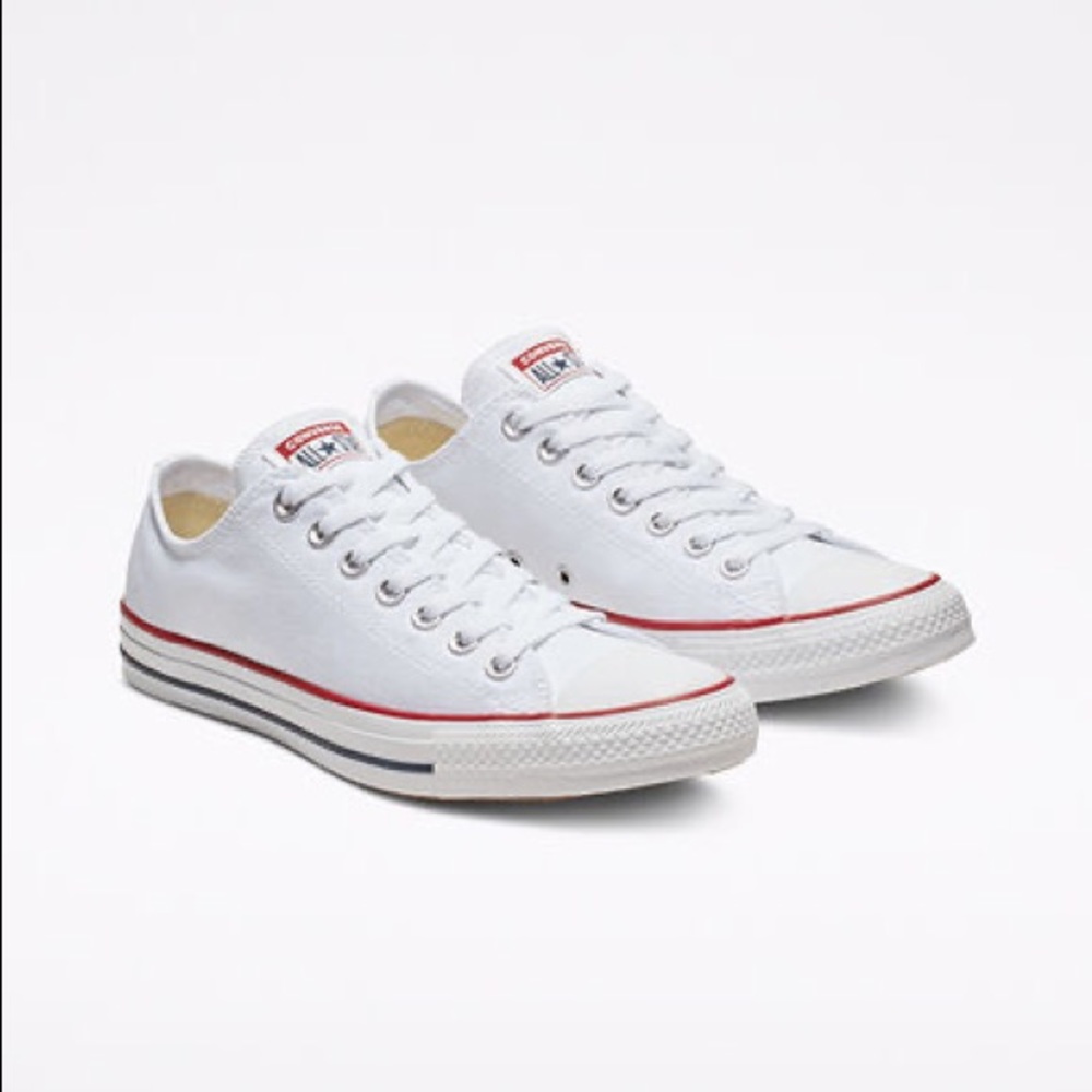 White converse chuck Taylor low women’s US 7
